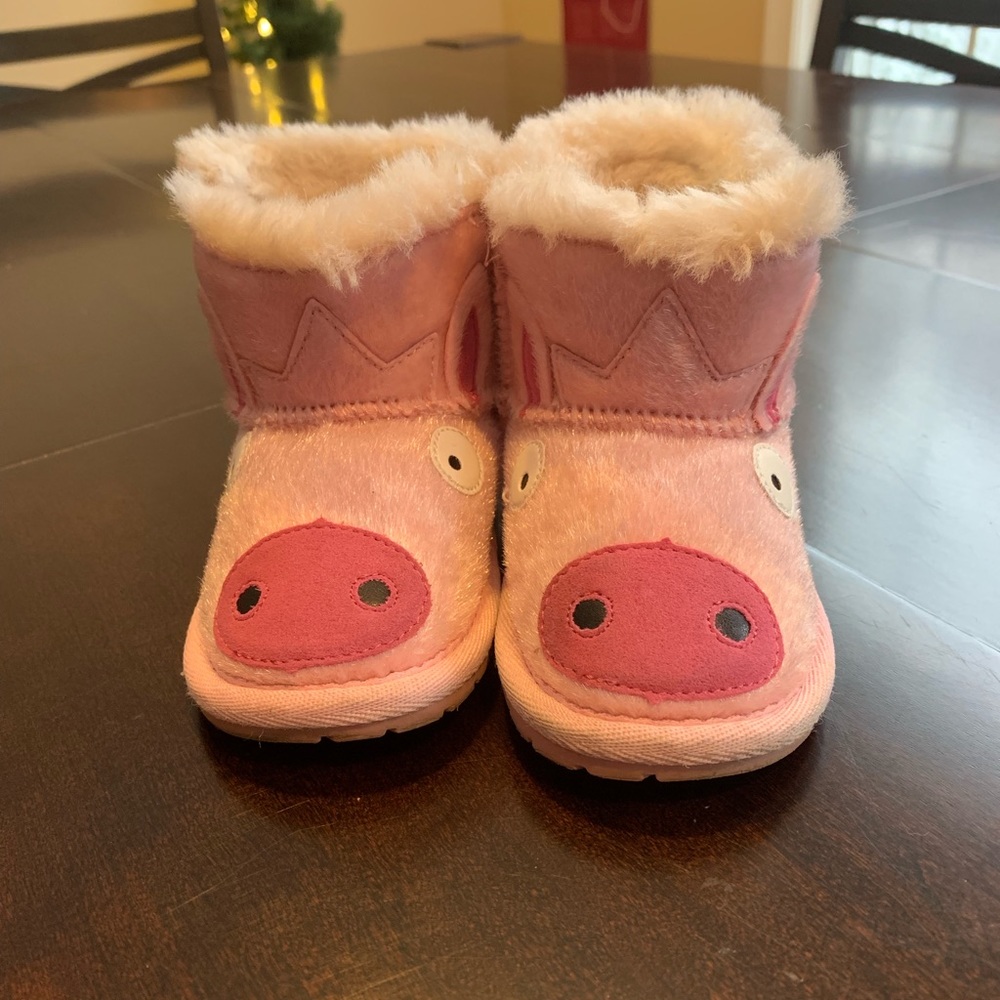 Girls pink pig boots